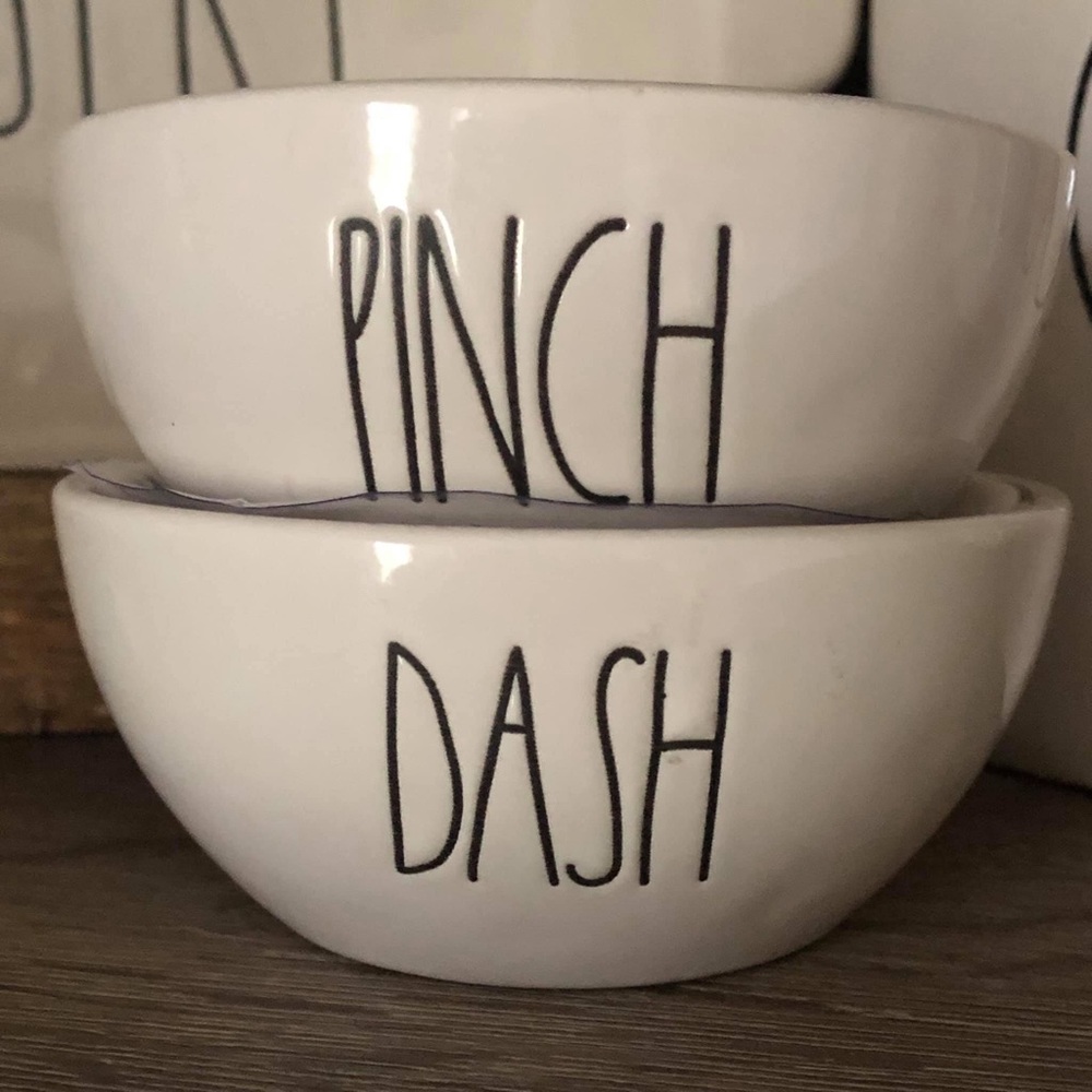 Rae Dunn NWT pinch and dash